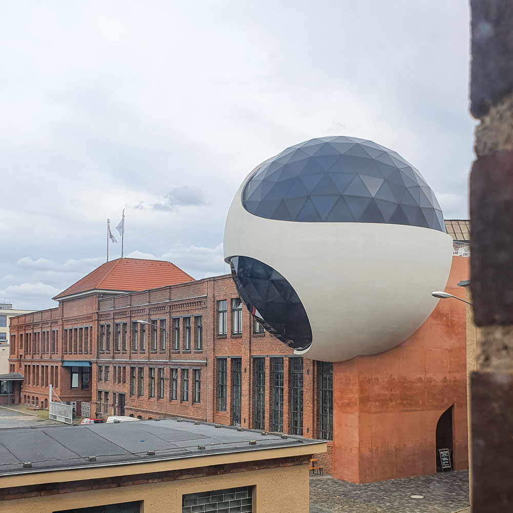 Techne Sphere mit Niemeyer Sphere